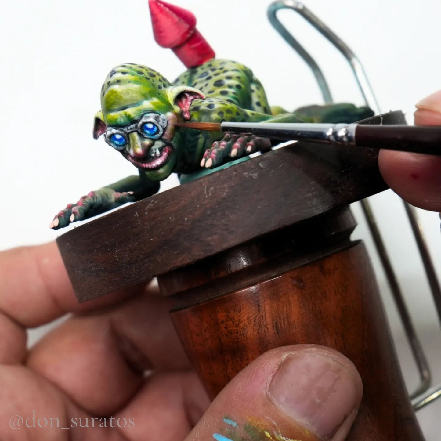FOXBITE Miniature Painting Handle for Tabletop Miniatures, Scale Models & Busts
