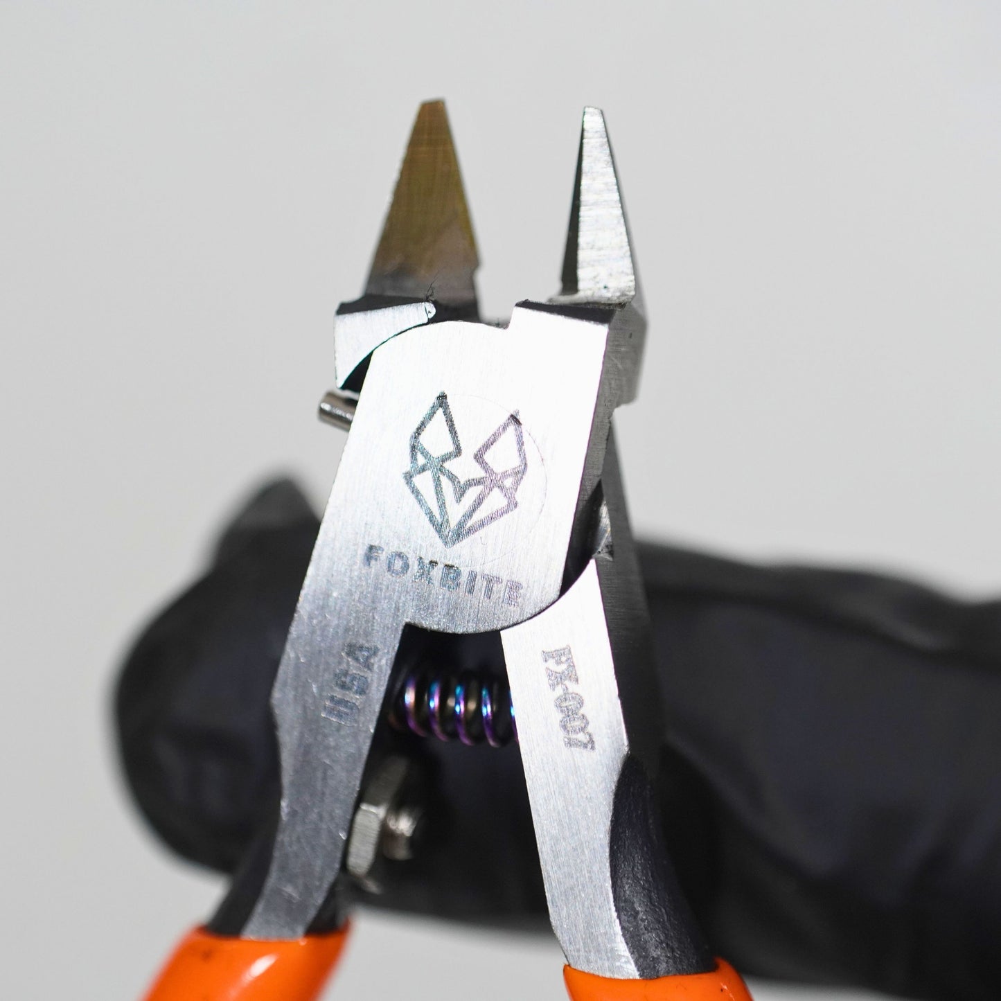 "High-performance model nippers for professional scale modelers and miniature painters"