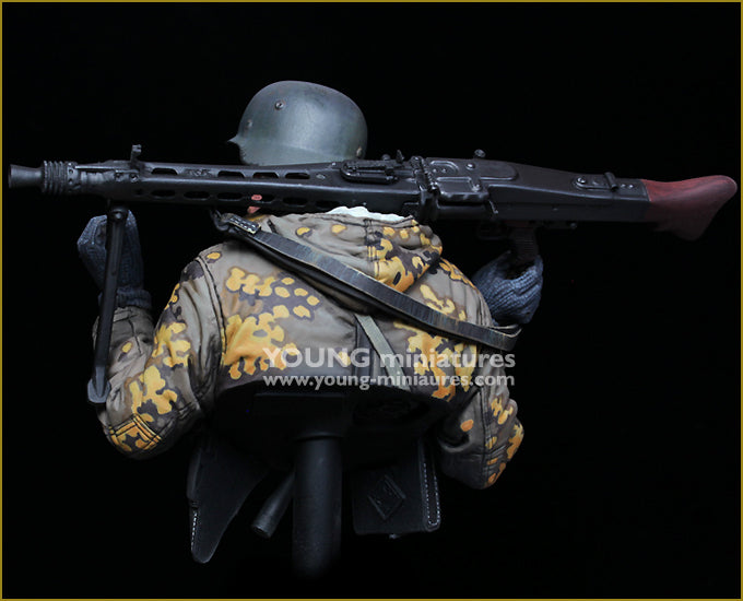 German Machine Gunner - Eastern Front WWII - YM1882